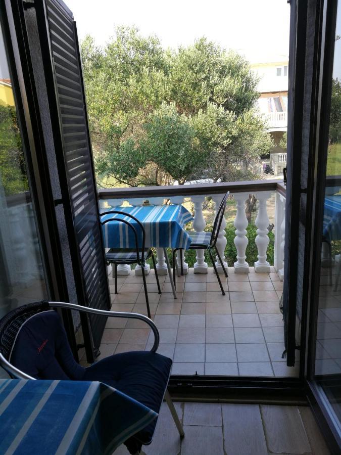 Apartments Mint Povljana - 50M From Sandy Beach ภายนอก รูปภาพ