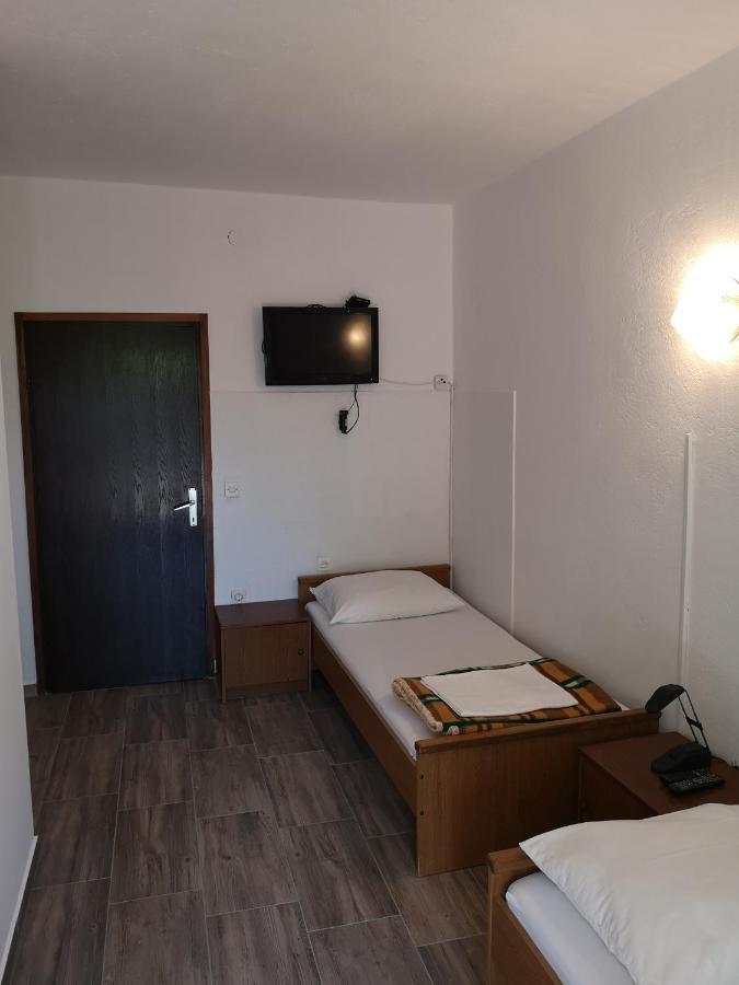 Apartments Mint Povljana - 50M From Sandy Beach ภายนอก รูปภาพ