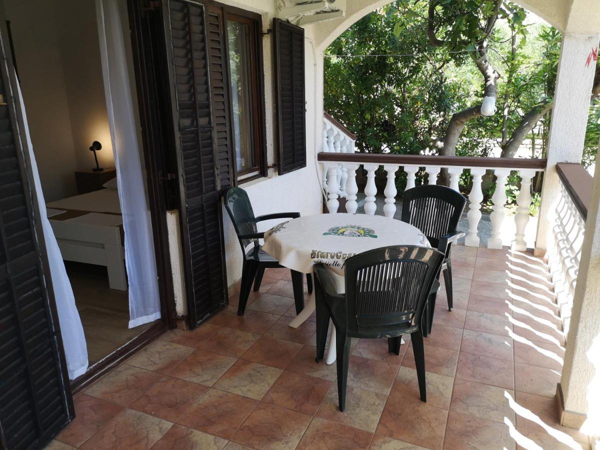 Apartments Mint Povljana - 50M From Sandy Beach ภายนอก รูปภาพ